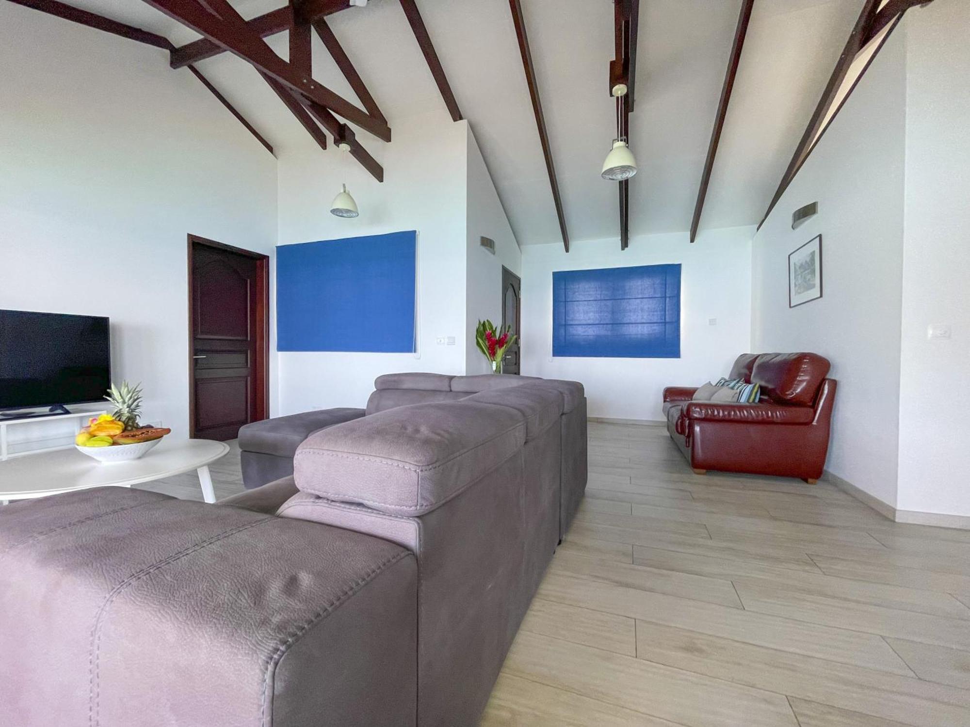 VALLONEND BEACHFRONT VILLA WITH EXCELLENT VIEW BEL OMBRE: LOW RATES ...